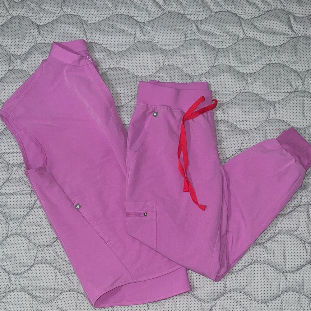 Figs  Pink Scrub Set with Red Drawstring